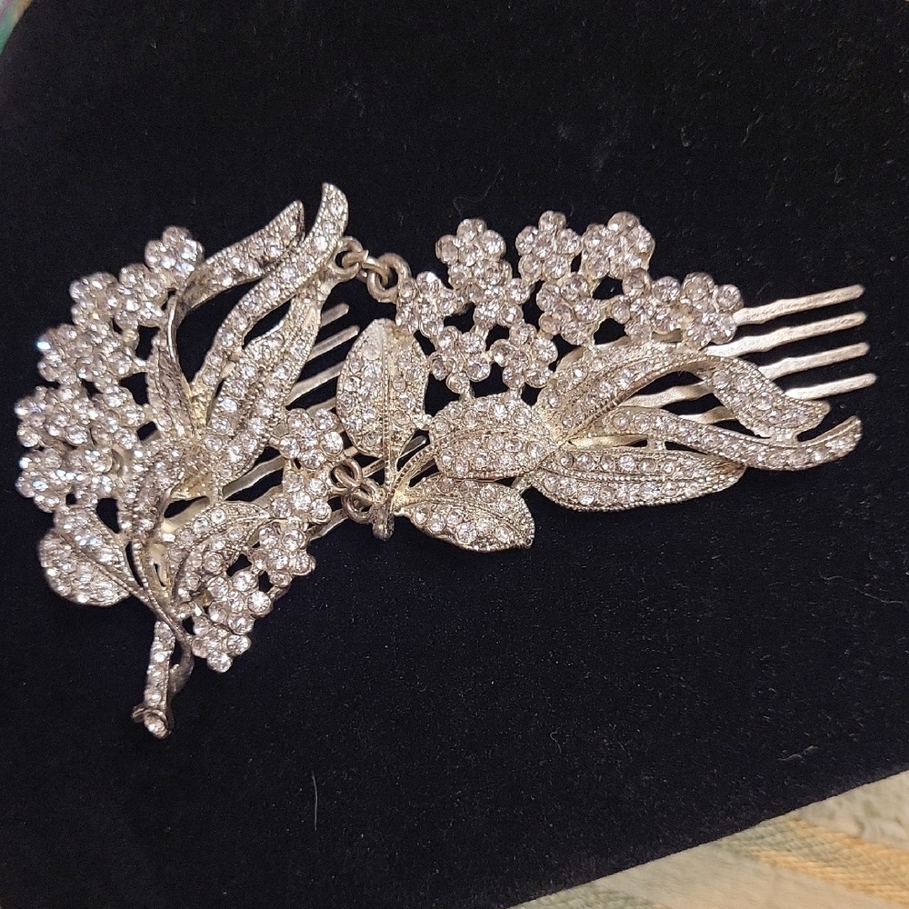 Elegant Bridal Crystal Floral Hair Comb